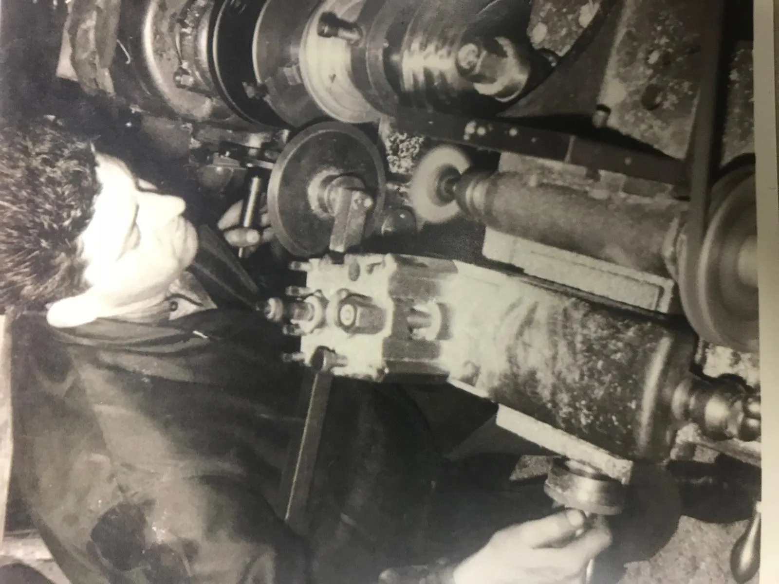 Fabio Cantoni in barca con la squadra di canottaggio