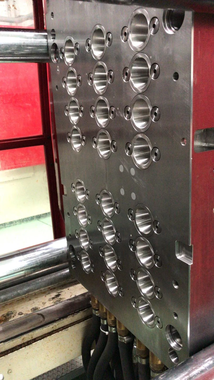 Stampo aperto con cavità lucidate